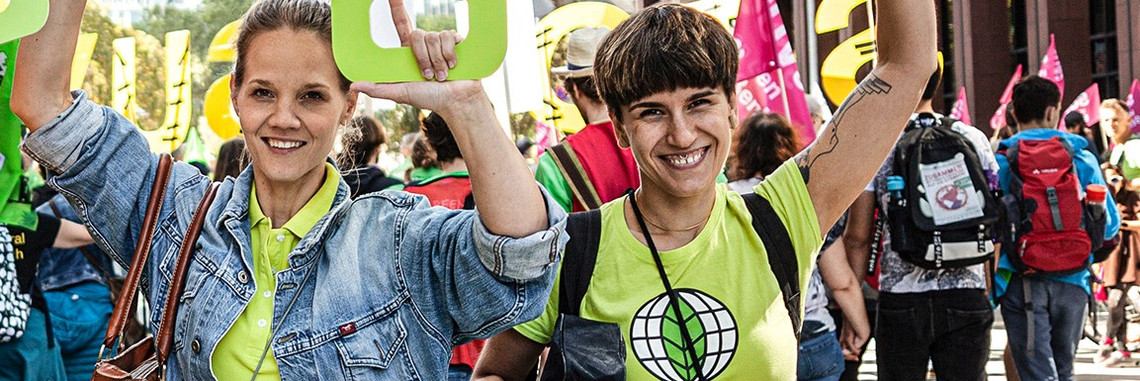 Mitarbeitende der DUH auf der IAA-Demo in Frankfurt.